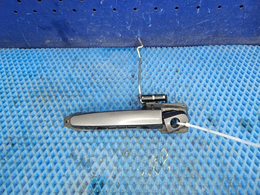 Ручка двери передней наружная левая Toyota Avensis T250 рестайлинг (2006—2009) б.у