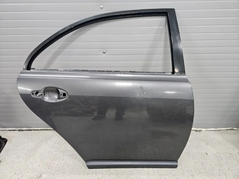 Дверь задняя правая Toyota Avensis T250 рестайлинг (2006—2009) б.у