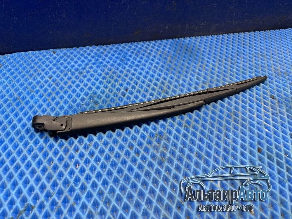 Поводок стеклоочистителя Mitsubishi Pajero IV (2006—2011) Mitsubishi Pajero IV (2006—2011) V98W 8253A029