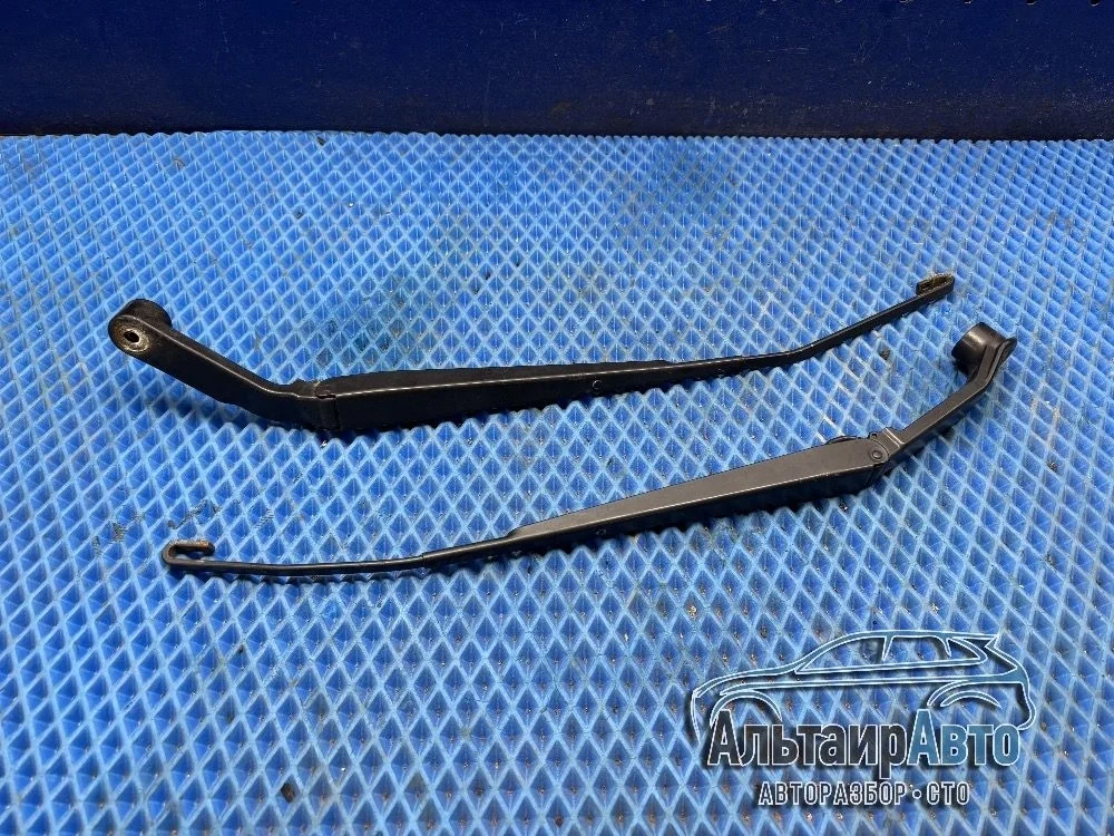 Поводок стеклоочистителя Mitsubishi Pajero IV (2006—2011) Mitsubishi Pajero IV (2006—2011) V98W 14522P00