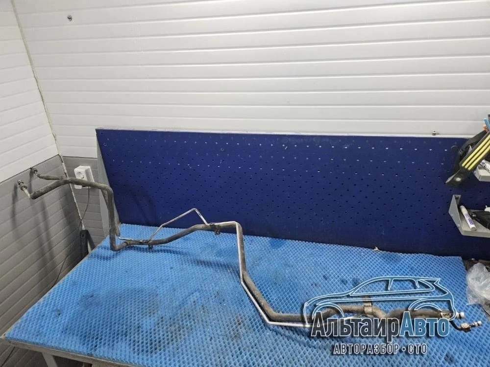 Трубка кондиционера Mitsubishi Pajero IV рестайлинг (2011—2014) б.у