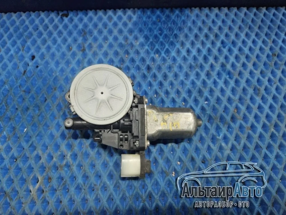 Моторчик стеклоподъемника задний Mitsubishi Pajero IV рестайлинг (2011—2014) Mitsubishi Pajero IV рестайлинг (2011—2014) V93W V97W V98W MR989947