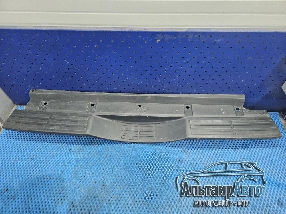 Бампер задний Mitsubishi Pajero IV (2006—2011) б.у