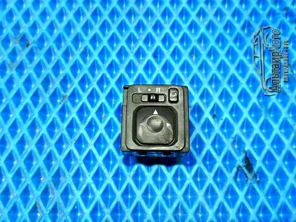 Блок управления зеркалами Mitsubishi Pajero IV рестайлинг (2011—2014) б.у