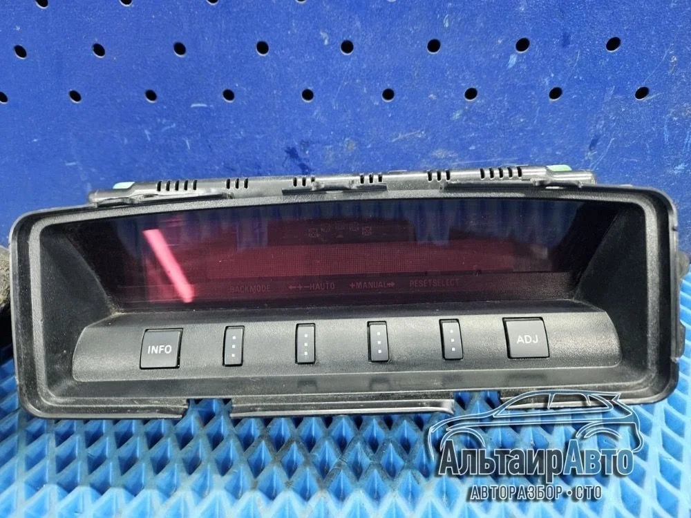 Дисплей информационный Mitsubishi Pajero IV рестайлинг (2011—2014) б.у
