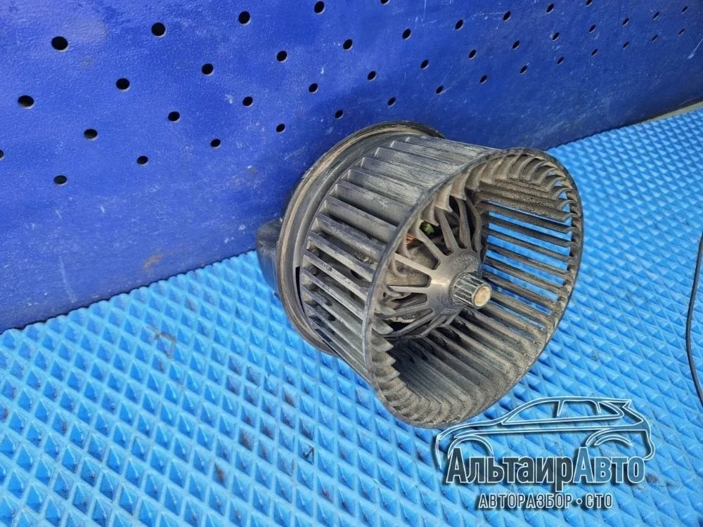 Моторчик отопителя Ford Focus II (2005—2008) б.у