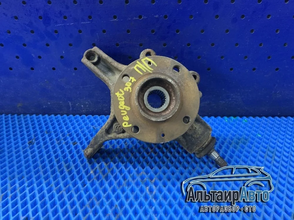 Кулак поворотный передний правый Peugeot 307 3C рестайлинг (2005—2008) б.у