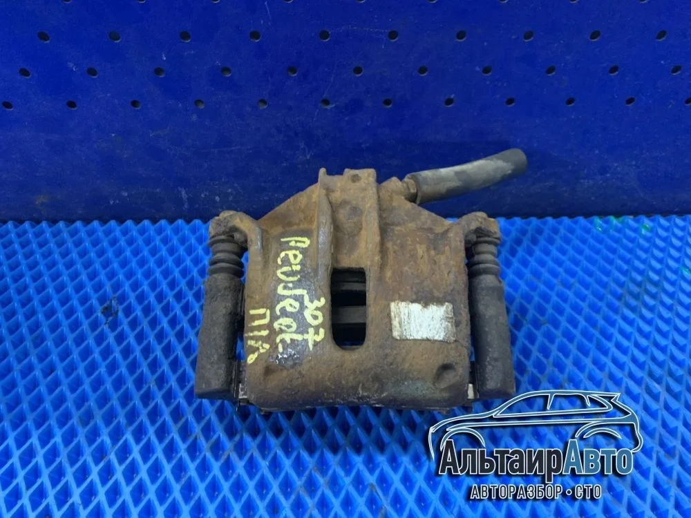 Суппорт тормозной передний левый Peugeot 307 3C рестайлинг (2005—2008) б.у