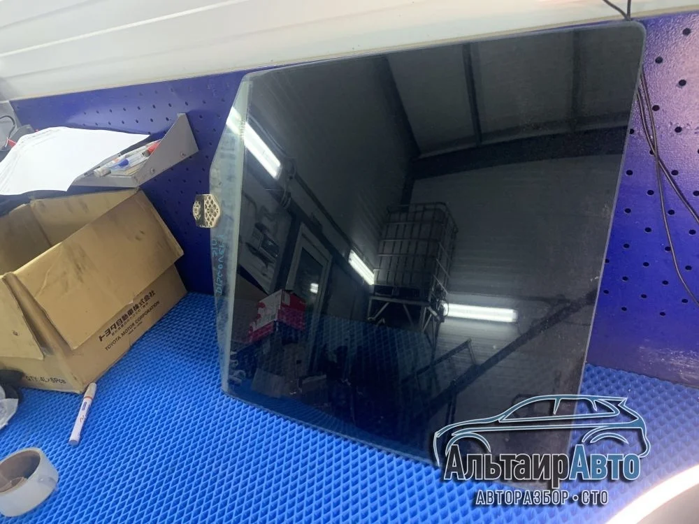 Стекло двери задней правой Land Rover Discovery III (2004—2009) б.у