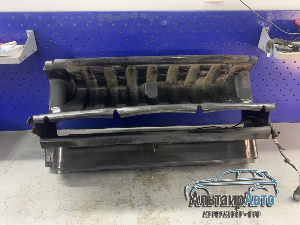 Воздухозаборник Land Rover Discovery III (2004—2009) б.у