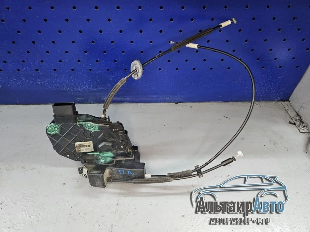 Замок двери передней левой Land Rover Discovery III (2004—2009) б.у