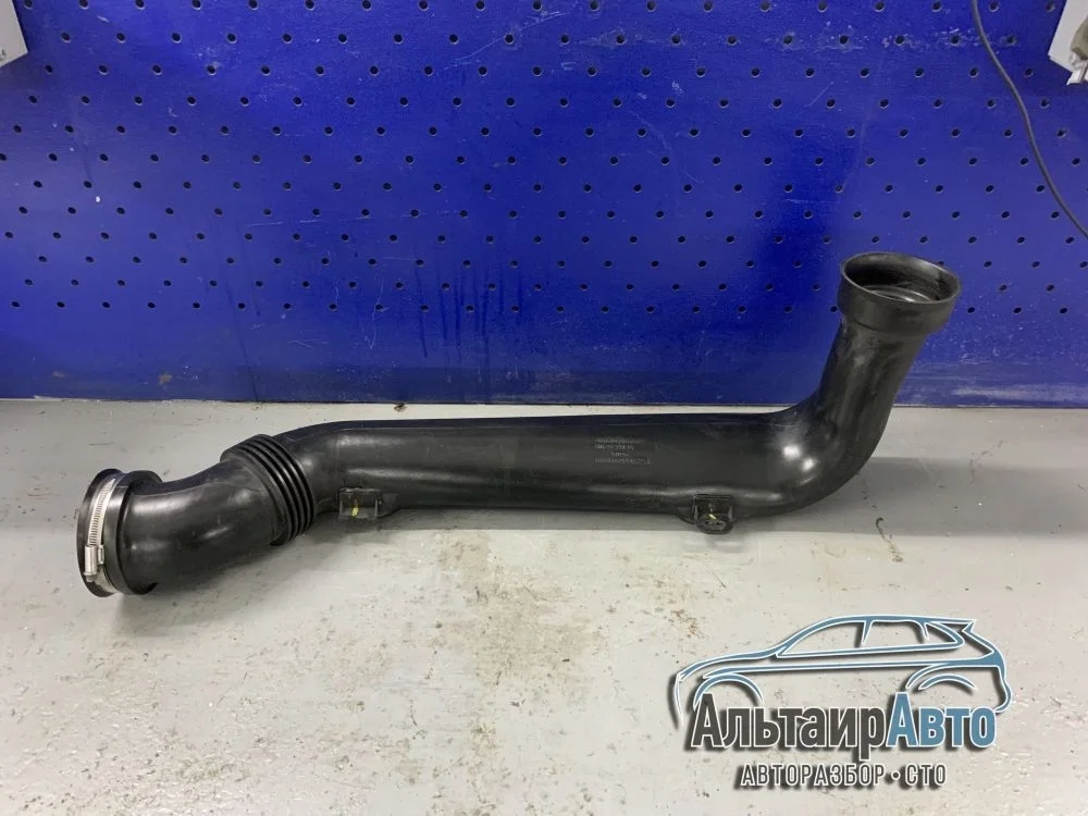 Патрубок воздушного фильтра Land Rover Discovery III (2004—2009) б.у