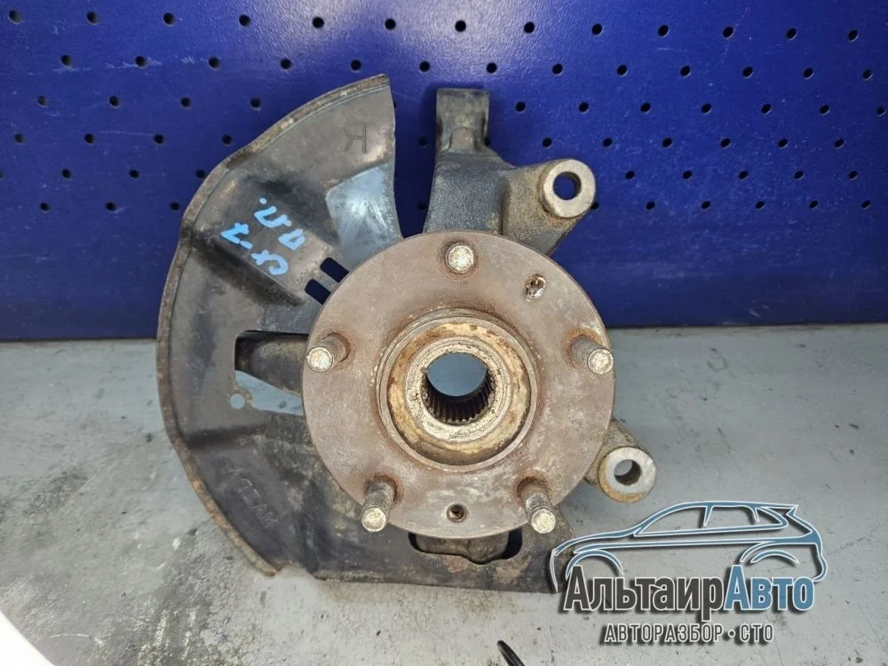 Кулак поворотный передний правый Mazda CX-7 I рестайлинг (2009—2012) б.у