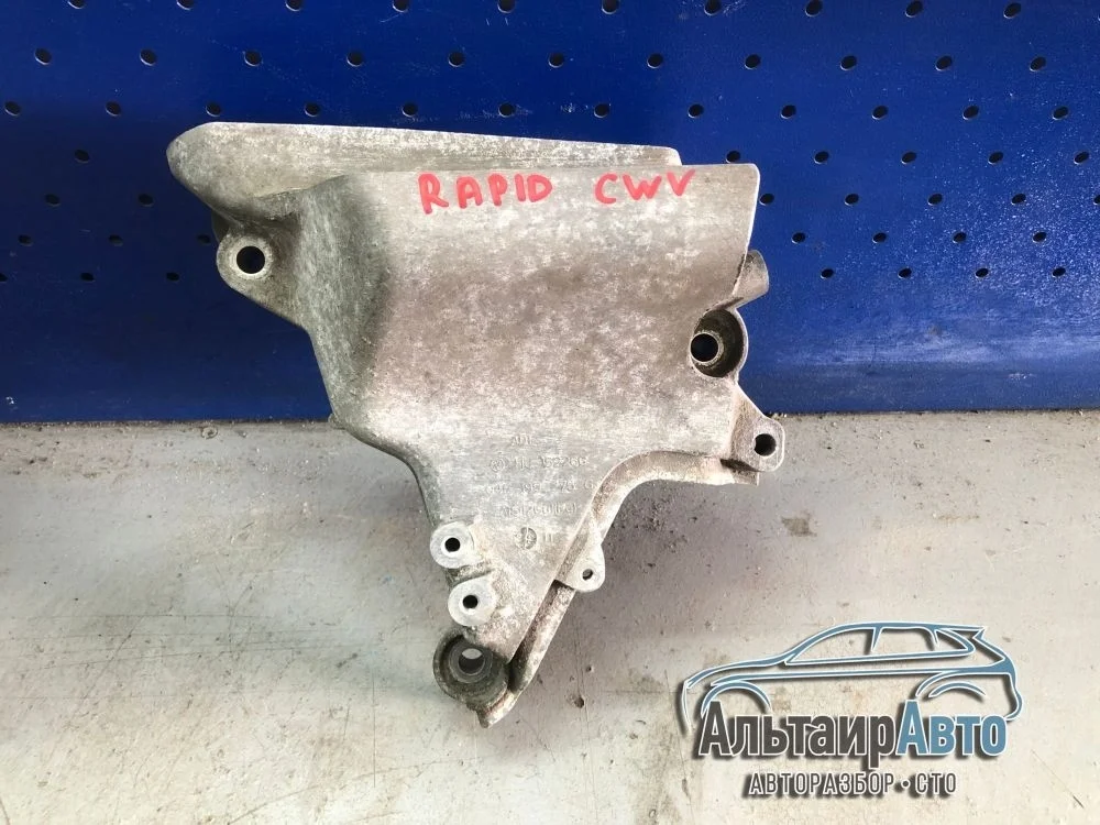 Кронштейн двигателя правый Audi A3 8V (2012—2016) б.у