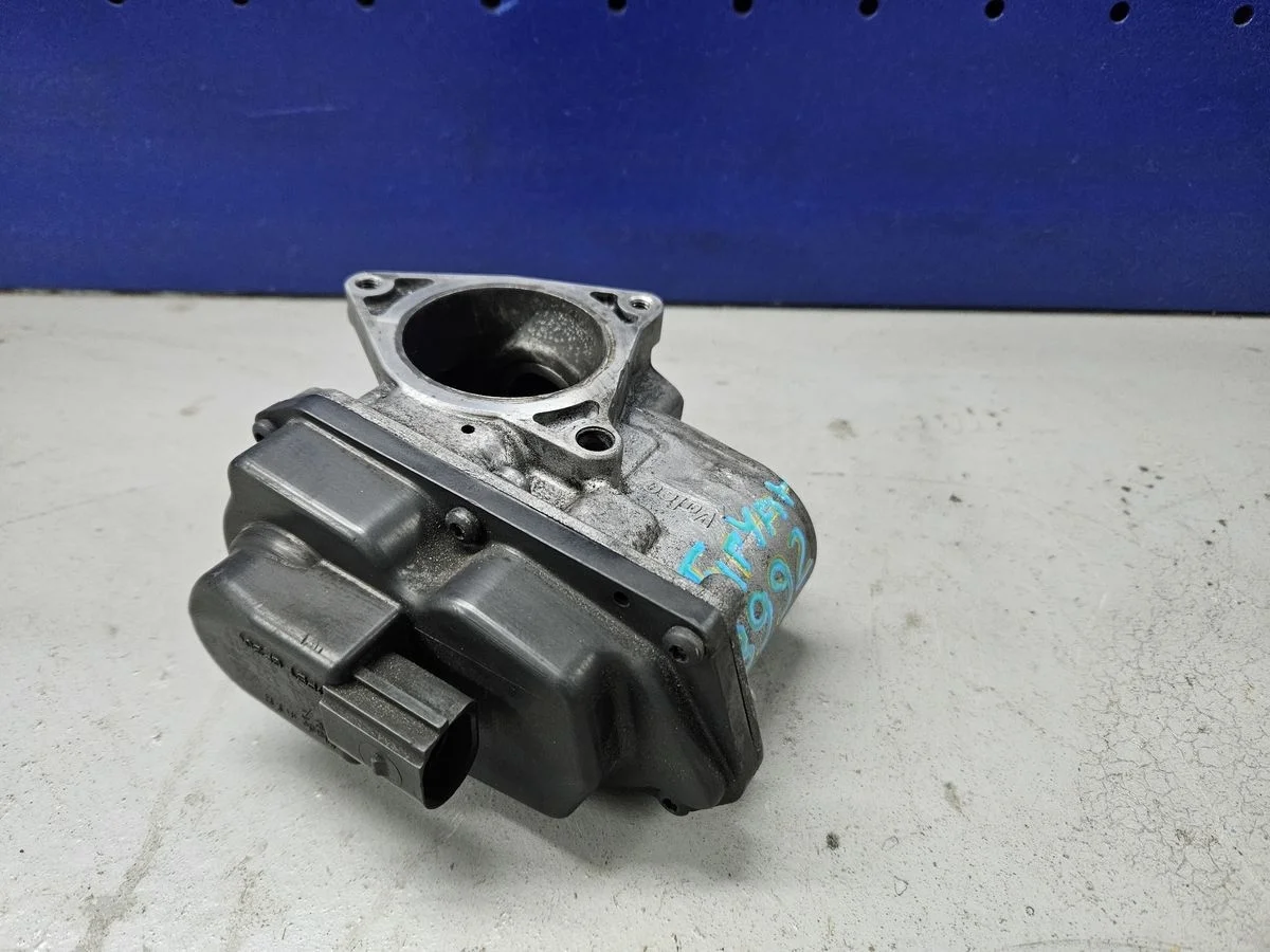 Клапан рециркуляции выхлопных газов EGR Volkswagen Tiguan I (2007—2011) Volkswagen Tiguan I (2007—2011) 5N1 03l131501