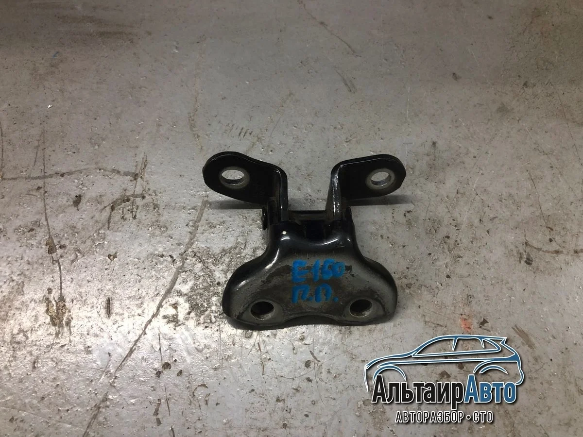 Петля двери Toyota Corolla X (2006—2010) б.у