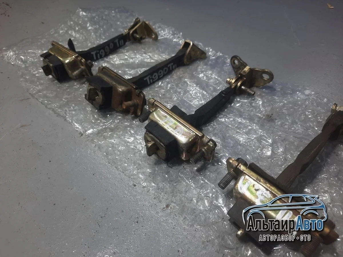 Ограничитель двери Chery Tiggo (T11) T11 (2005—2013) б.у