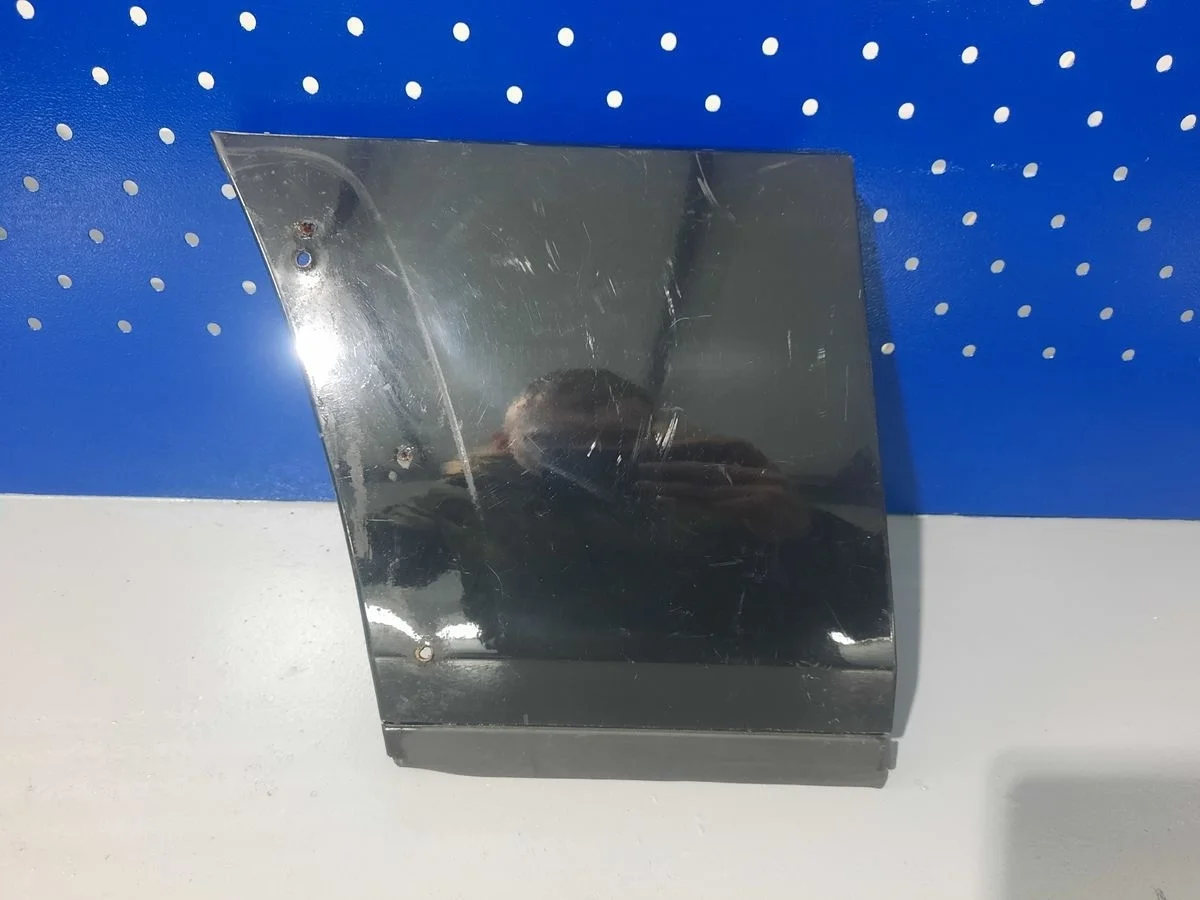 Накладка на крыло Land Rover Range Rover III рестайлинг (2005—2009) б.у