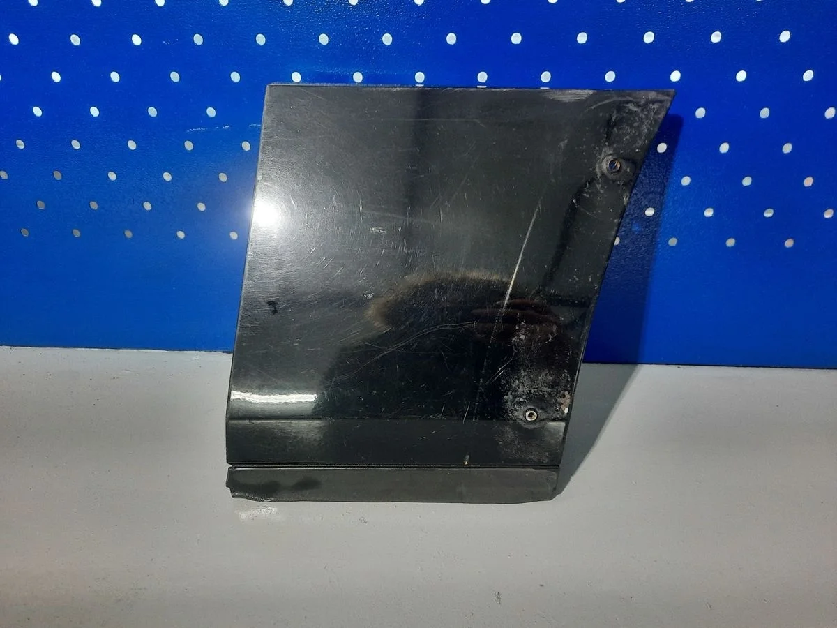 Накладка на крыло Land Rover Range Rover III рестайлинг (2005—2009) б.у