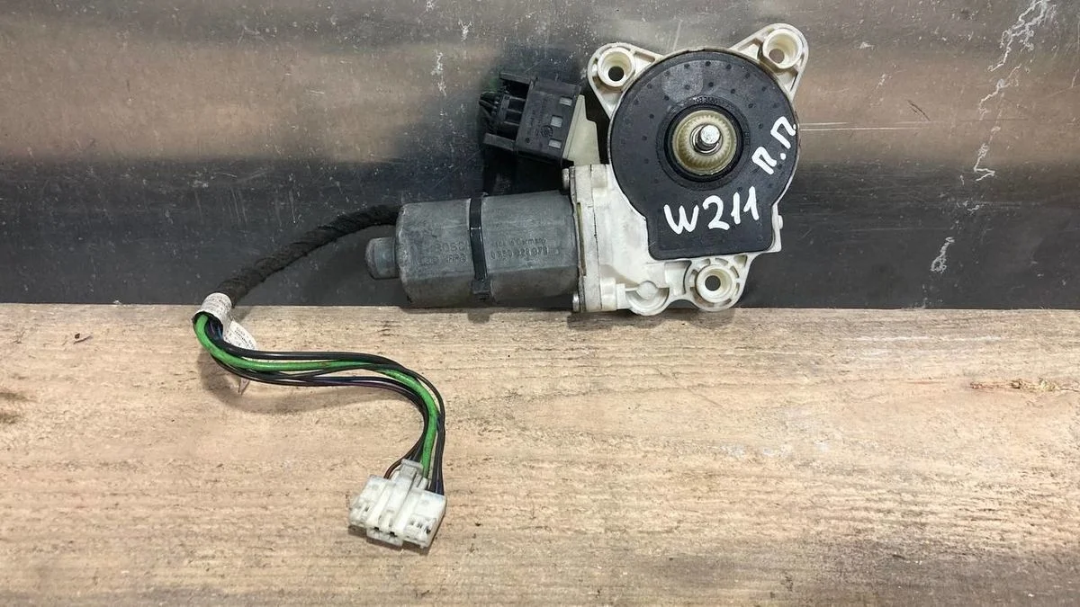 Моторчик стеклоподъемника Mercedes-Benz CL-класс AMG C215 рестайлинг (2002—2006) б.у