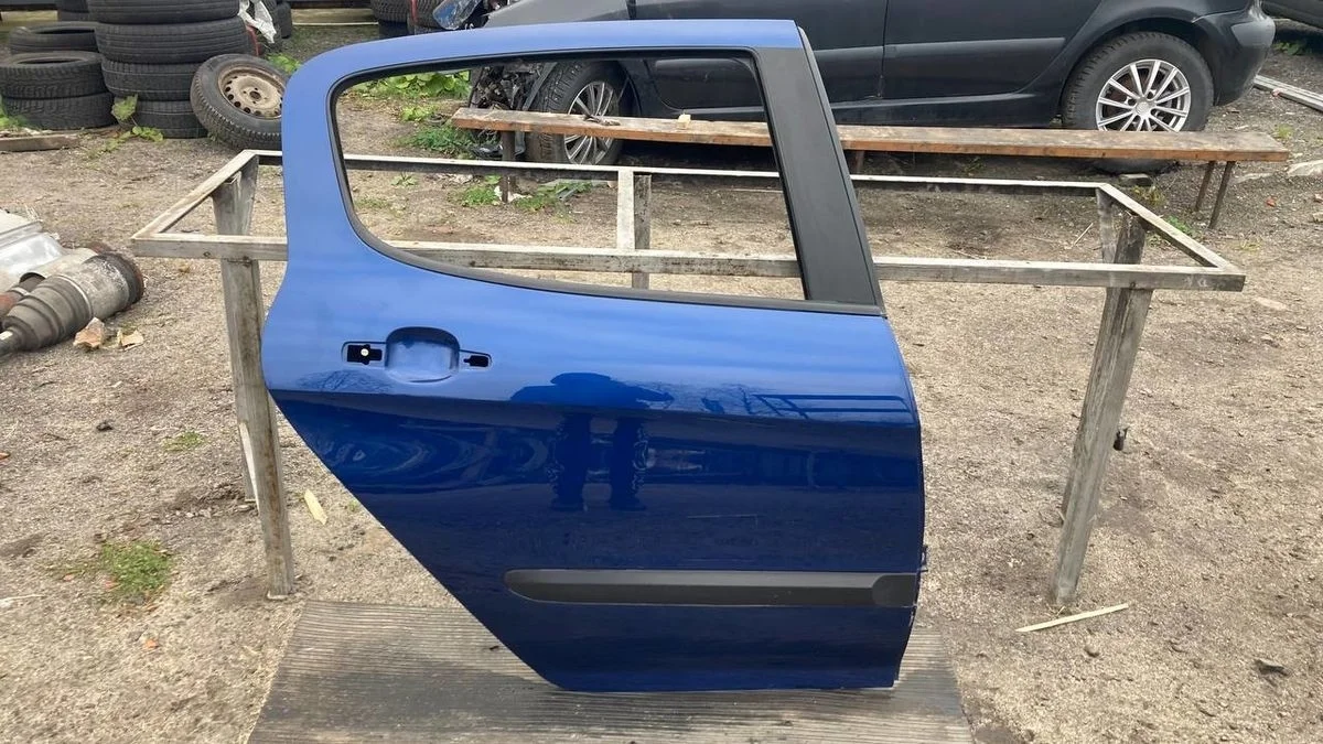 Дверь задняя правая Peugeot 308 I (2007—2011)