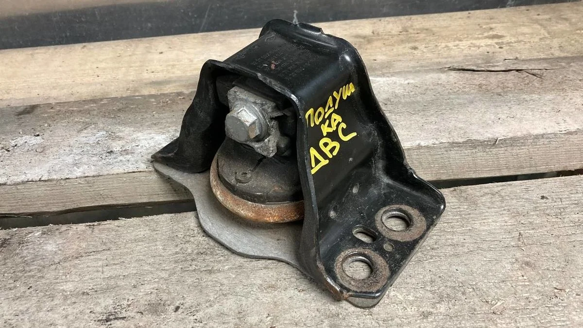 Подушка двигателя Renault Sandero I (2009—2014) б.у