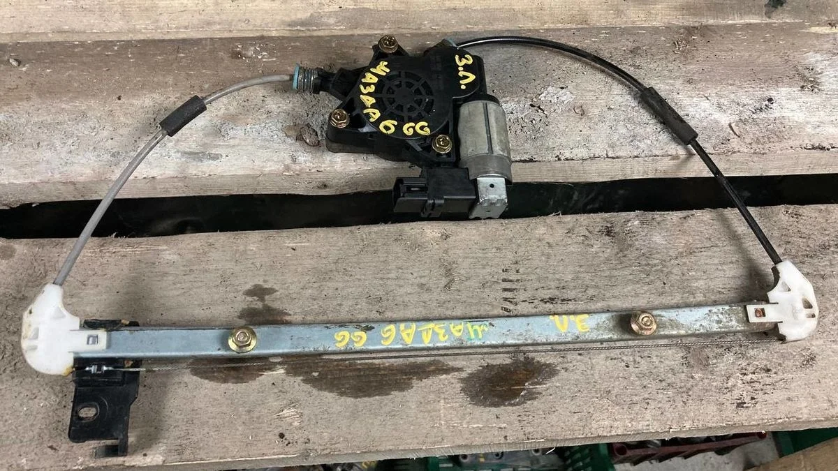 Стеклоподъемник электр. задний Mazda 6 GG (2002—2005) б.у