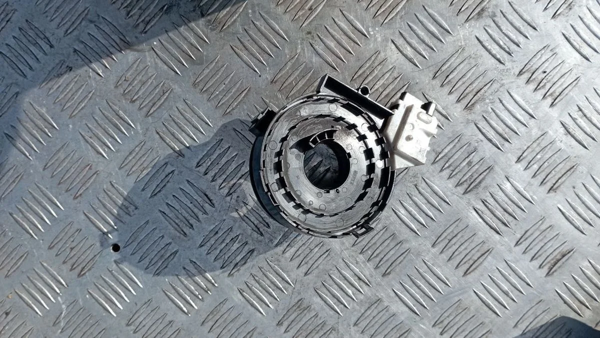 Подрулевой шлейф Volkswagen Jetta VI (2010—2015) б.у