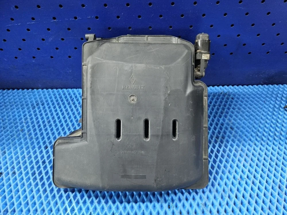 Корпус воздушного фильтра Renault Sandero I (2009—2014) б.у