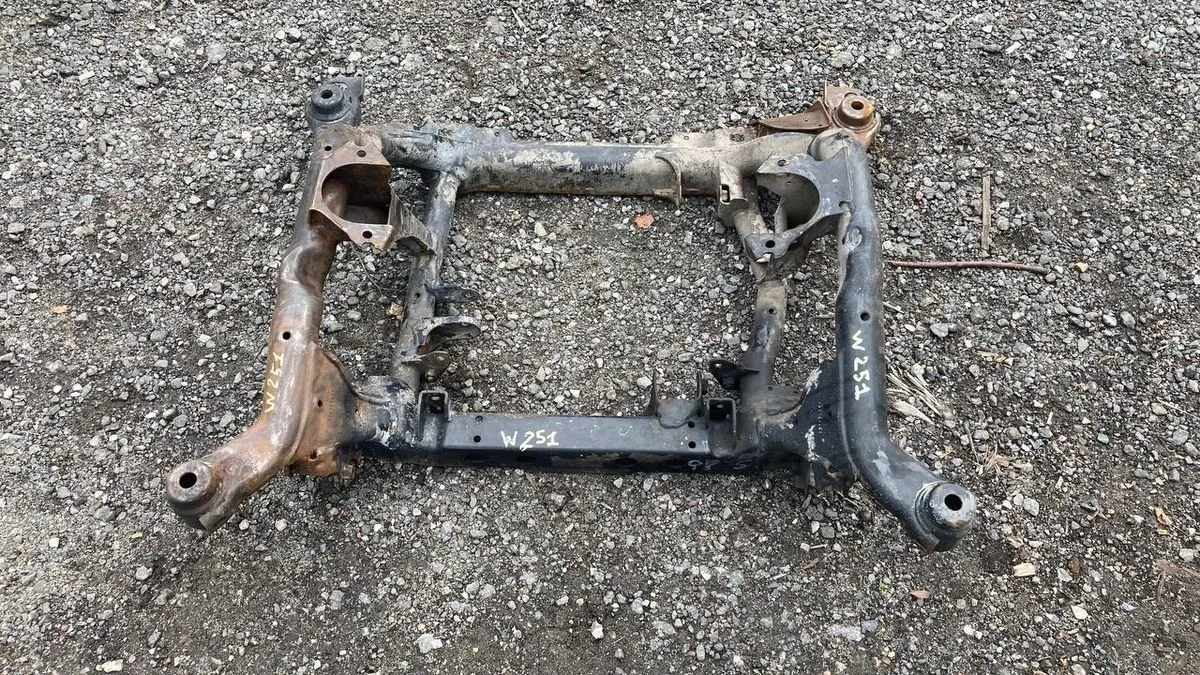 Подрамник Mercedes-Benz R-класс W251 (2005—2007) б.у