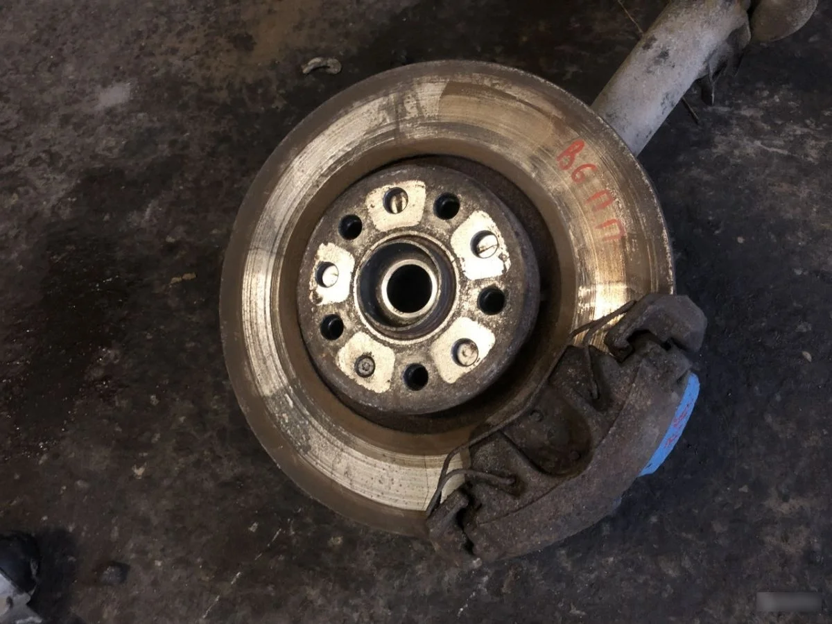 Суппорт тормозной передний Volkswagen Passat B6 (2005—2010) б.у