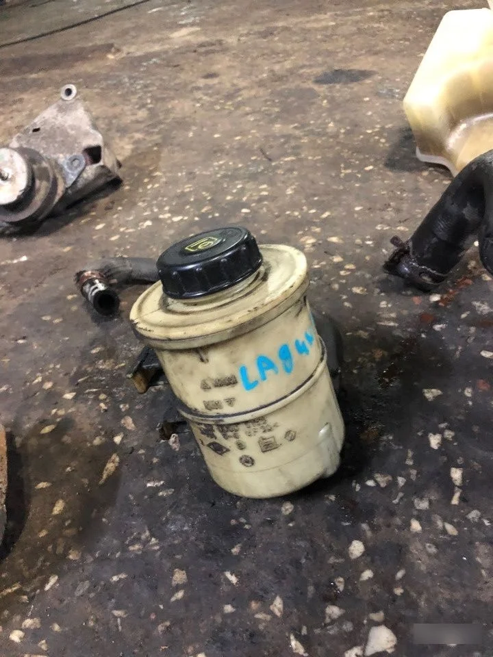 Бачок гидроусилителя Renault Laguna II (2001—2005) б.у