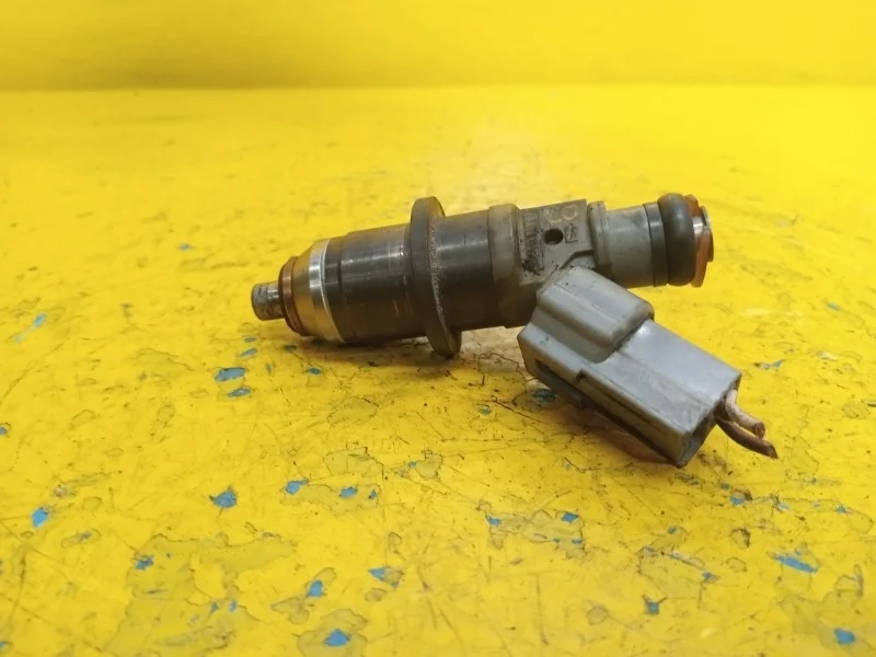 Форсунка топливная MITSUBISHI Pajero 3 2000-2006