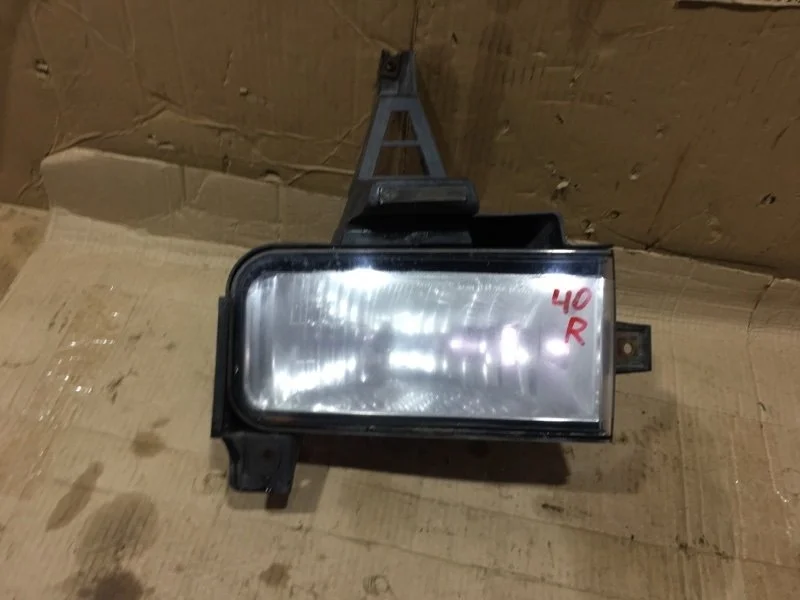 Фара противотуманная правая Toyota Land Cruiser 2010 8121160221 URJ200 1VD-FTV 4.5, передняя правая