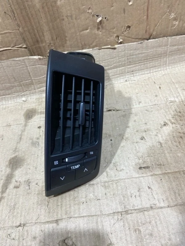 Дефлектор воздушный TOYOTA Land Cruiser 2010 5568060130 URJ200 1VD-FTV 4.5, правый