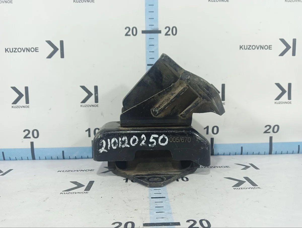 Подушка опора двигателя Mitsubishi Pajero Sport 2012 KH0