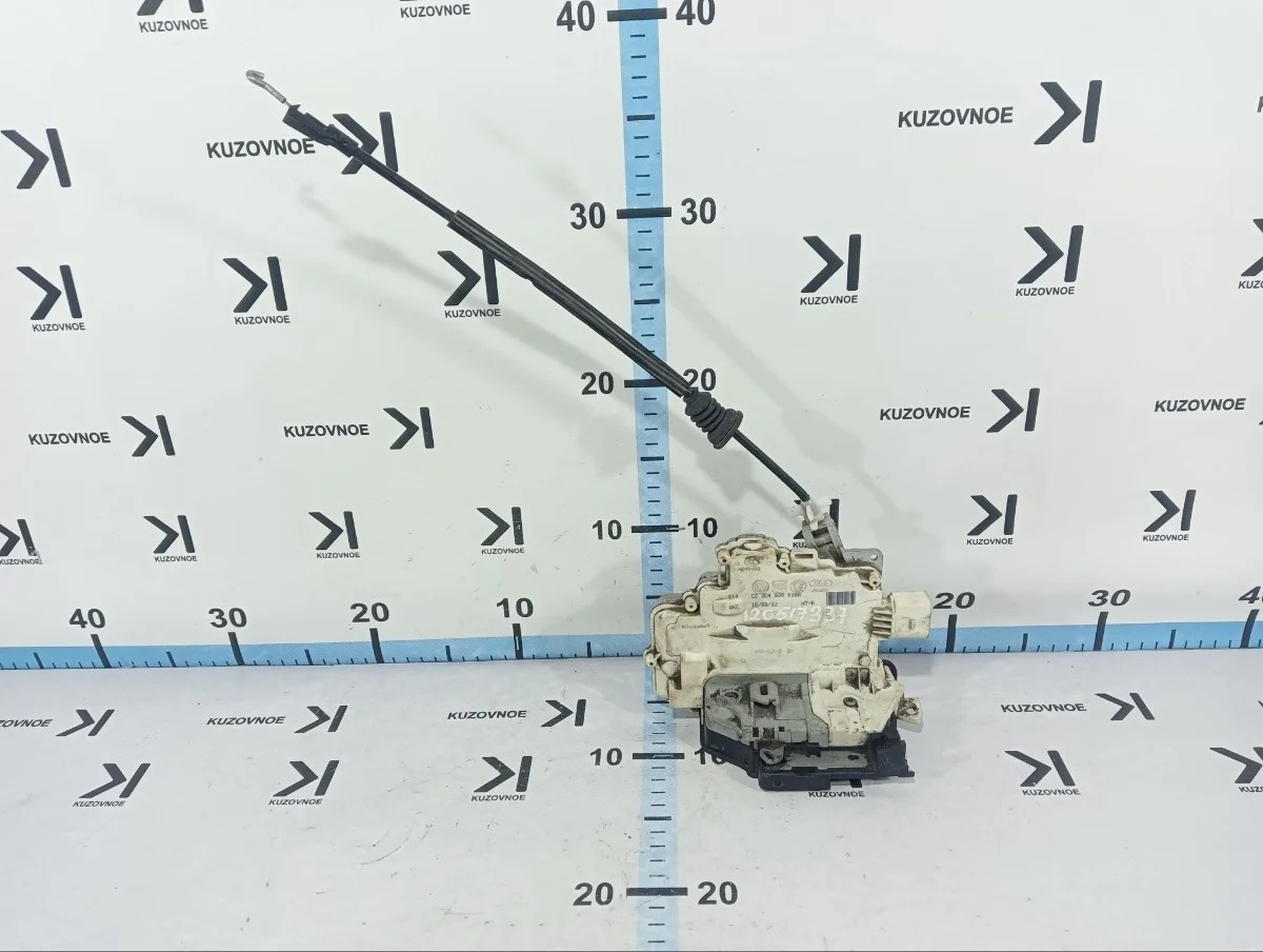 Замок двери Volkswagen Passat 2012 362