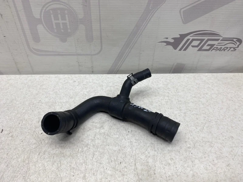 Патрубок ож Mercedes-benz 2012 C204