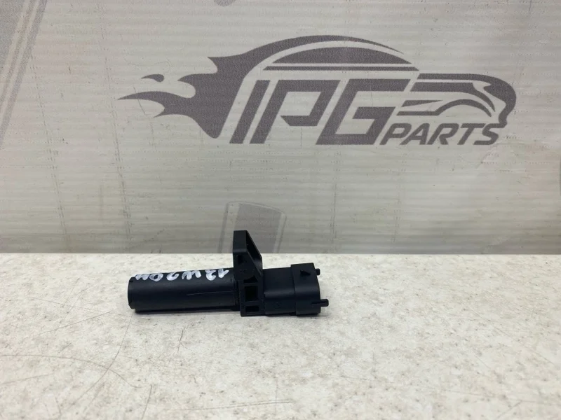 Датчик положения коленвала Mercedes-benz 2012 C204