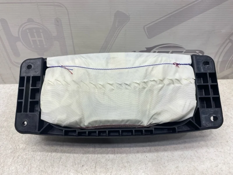 Подушка безопасности в торпеду Mercedes-benz 2014 W246