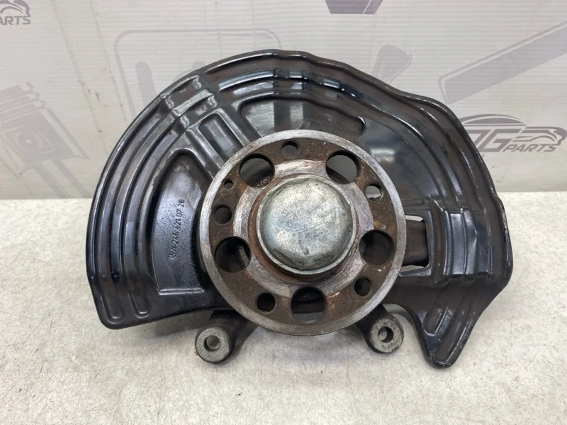 Поворотный кулак передний левый Mercedes-benz 2014 W246