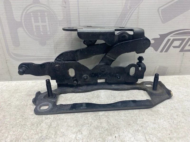 Петля капота левая Mercedes-benz 2013 W212