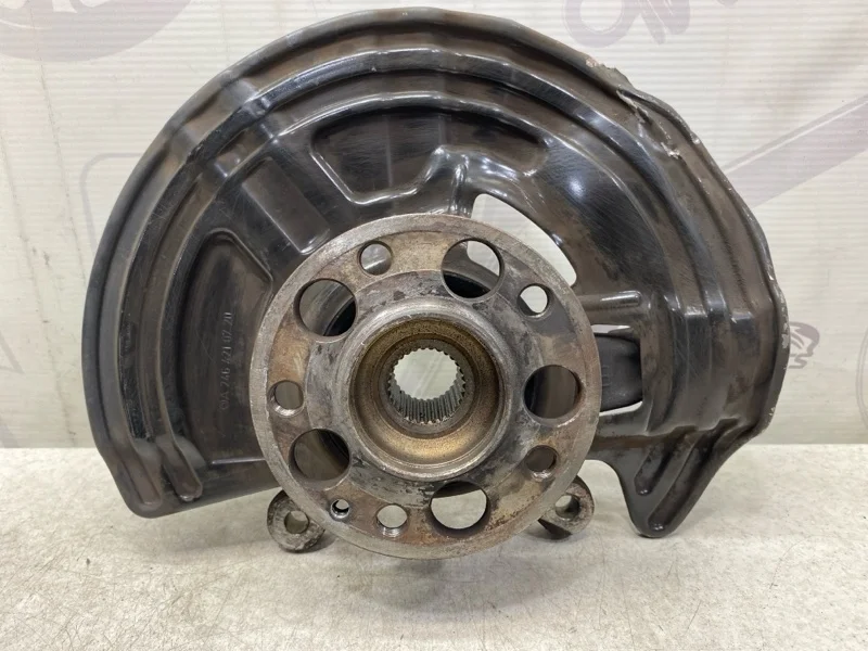 Поворотный кулак передний левый Mercedes-benz 2016 W246