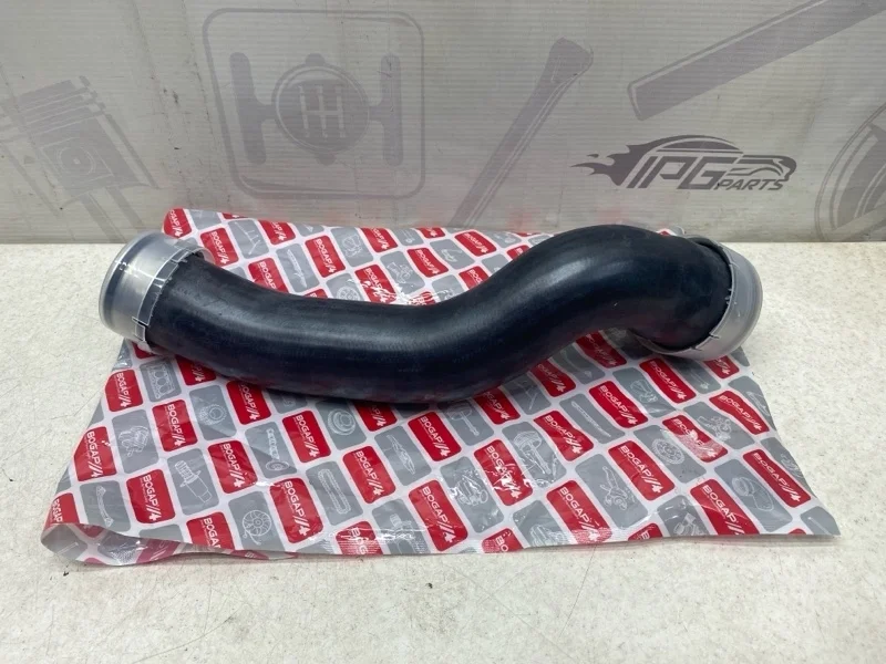 Патрубок интеркулера правый Mercedes-benz W211