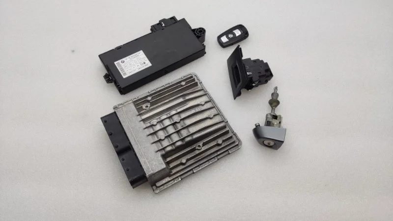 Блок управления двигателем BMW 3-Series 2011 E90