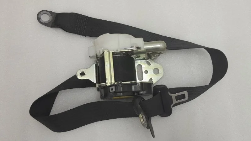 Ремень безопасности пиропатроном Lexus LX570 2017 J200