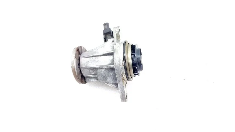 Насос водяной \ помпа Land Rover Discovery 2018 L462