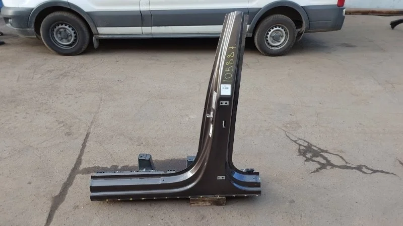 Порог со стойкой Audi Q7 2016 4M