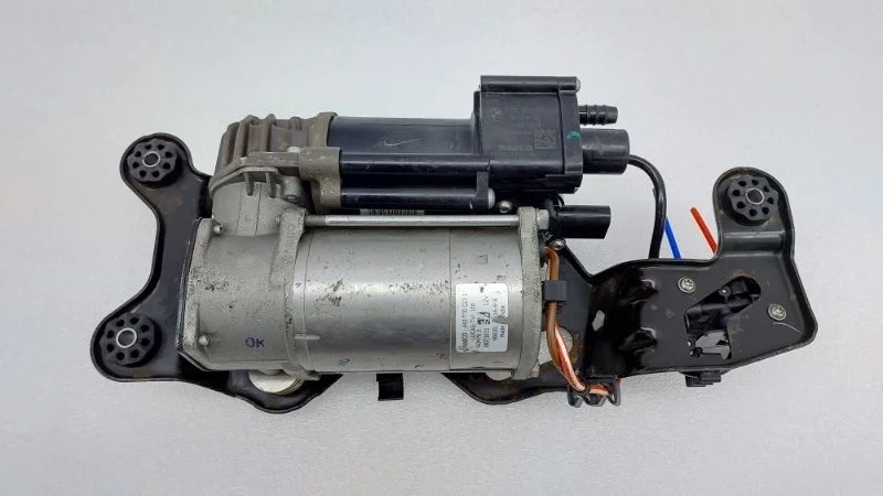 Компрессор пневмоподвески BMW X5 2016 F15