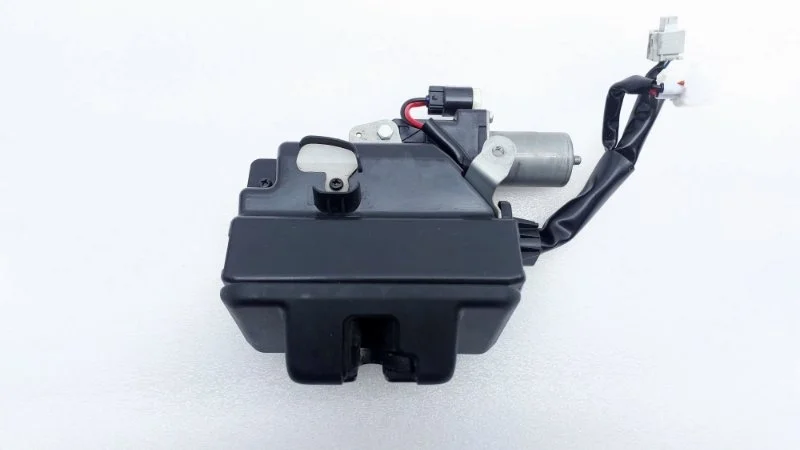 Замок багажника Lexus LX450d 2017 VDJ201